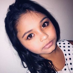 Meet your Posher, Iara